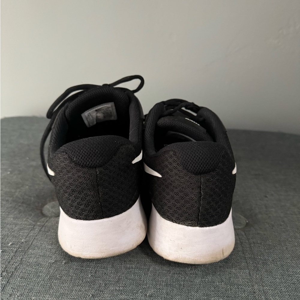 Nike Tanjun Women’s Running Shoes - Picture 5 of 11